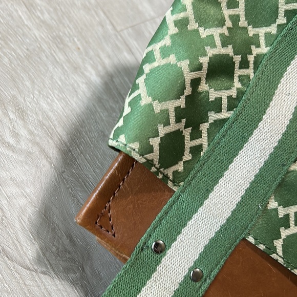 Tommy Hilfiger Purse - Picture 11 of 13